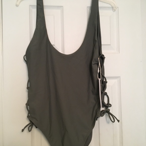 Brand new Tobi bathing suit - Picture 4 of 5